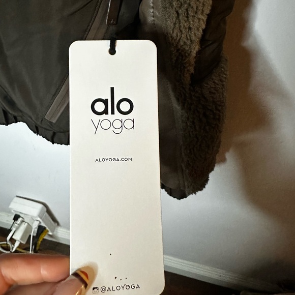 ALO Yoga Brown Cargo Utility Jacket Womens size Small - Picture 5 of 6